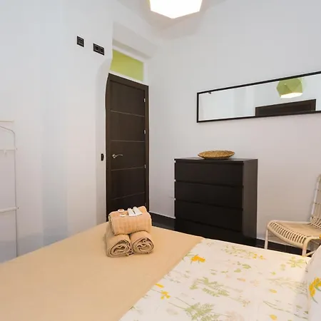 Apartamentos Malaga Center Apartment *